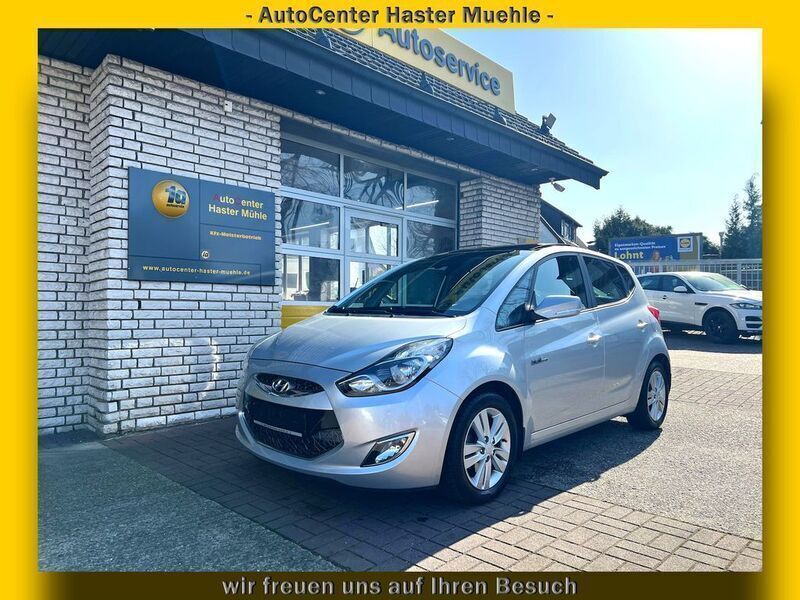 Silber Gebraucht 2012 Hyundai ix20 Comfort Van / Kleinbus | 4.990 € (Fairer Preis) - Bild 1/4