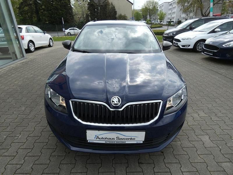 Usado Skoda Octavia Active 86 HP (63 kW) 2013 Azul Sedan