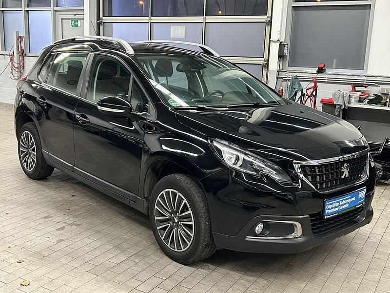 Schwarz Gebraucht 2019 Peugeot 2008 Active SUV | 8.990 € (Superpreis) - Bild 1/4