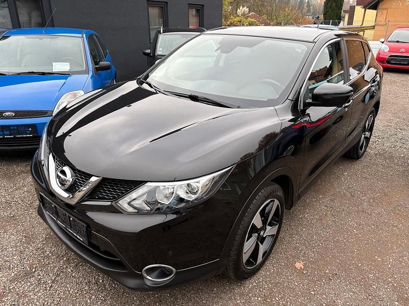 Schwarz Gebraucht 2016 Nissan Qashqai SUV | 11.950 € (Fairer Preis) - Bild 1/4
