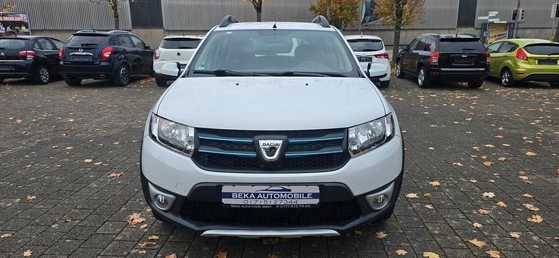 Gebraucht Dacia Sandero Prestige 90 PS (66 kW) 2014 Weiß Kleinwagen