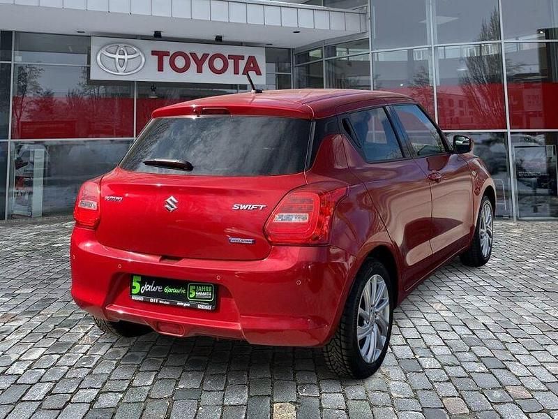 Gebraucht Suzuki Swift Comfort 83 PS (61 kW) 2021 Rot Kleinwagen