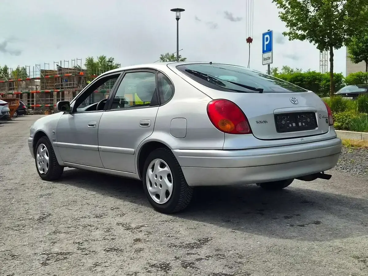 Gebraucht Toyota Corolla Sol 110 PS (80 kW) 2001 Silber Limousine