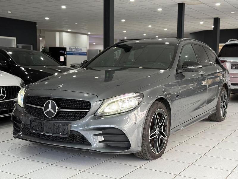 Grau Gebraucht 2021 Mercedes C300e AMG Limousine | 19.990 € (Guter Preis) - Bild 1/4