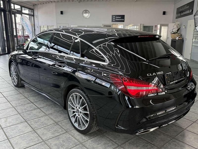 Gebraucht Mercedes CLA180 Style 122 PS (89 kW) 2018 Nachtschwarz  unilack Limousine