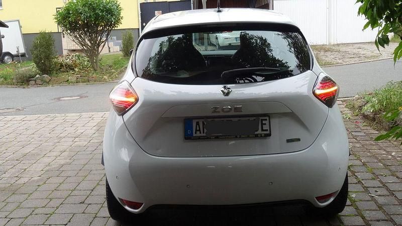 Gebraucht Renault Zoe Experience 80 kW (109 PS) 2020 Weiß Kleinwagen