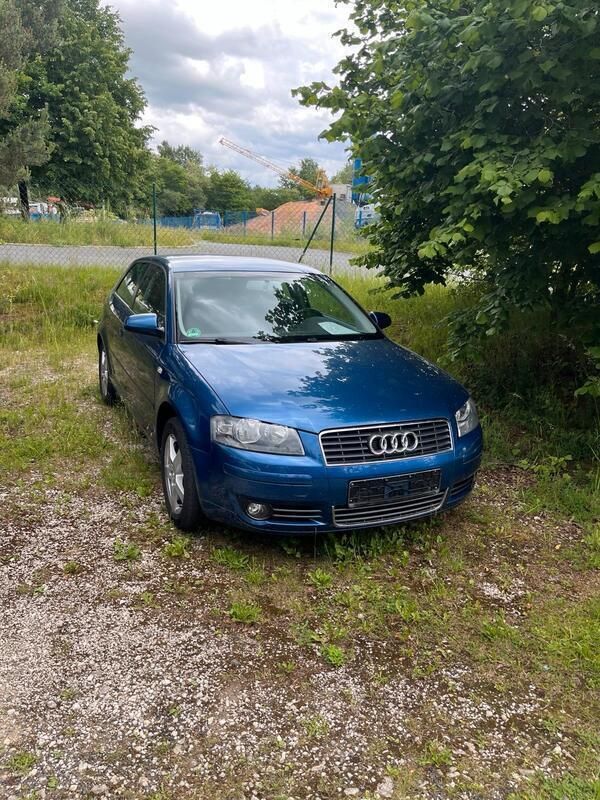 Blau Gebraucht 2004 Audi A3 Limousine | 850 € (Superpreis) - Bild 1/4