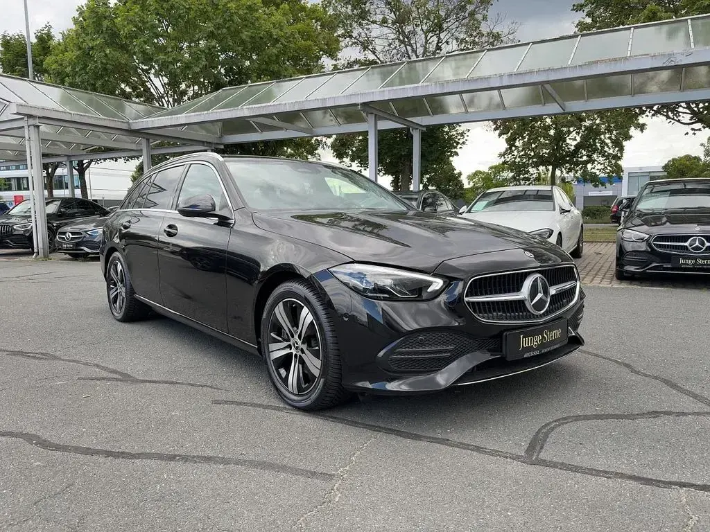 Gebraucht Mercedes C220 Avantgarde 197 PS (144 kW) 2024 Schwarz Limousine