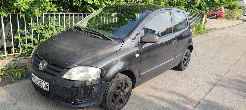 Schwarz Gebraucht 2006 VW Fox Basis Kleinwagen | 650 € (Fairer Preis) - Bild 1/4