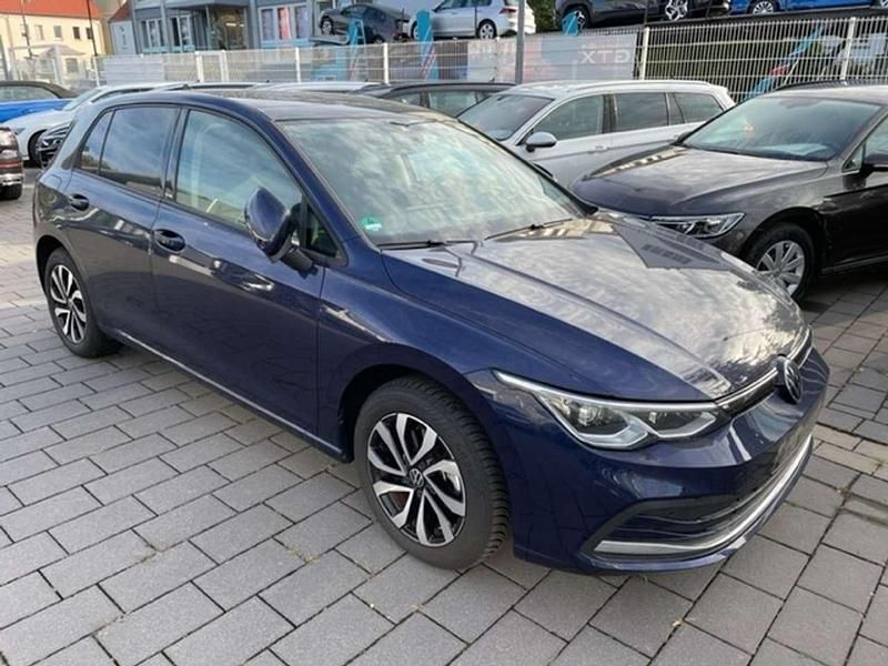 Gebraucht VW Golf VIII Active 150 PS (110 kW) 2021 Blau Limousine