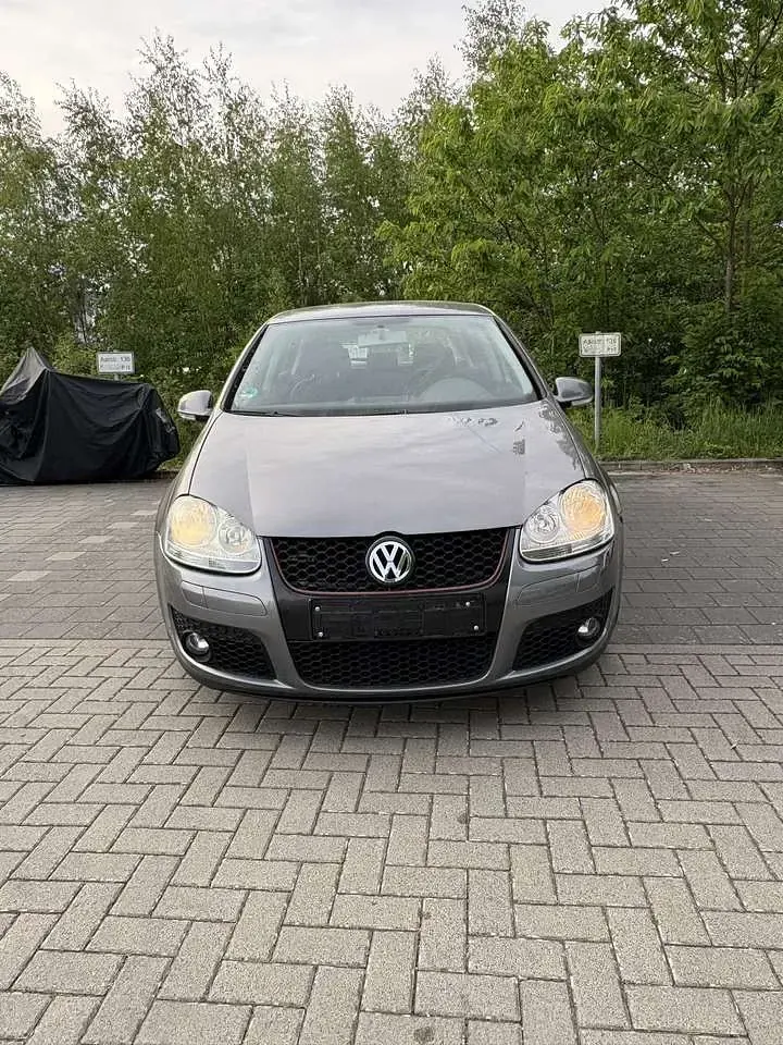 Gebraucht VW Golf IV GTI 102 PS (75 kW) 2004 Bronze Limousine