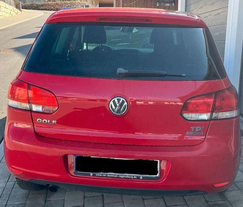 Gebraucht VW Golf VI 105 PS (77 kW) 2011 Rot Kleinwagen