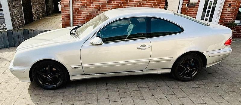 Gebraucht Mercedes CLK320 Elegance 218 PS (160 kW) 2000 Silber Coupé