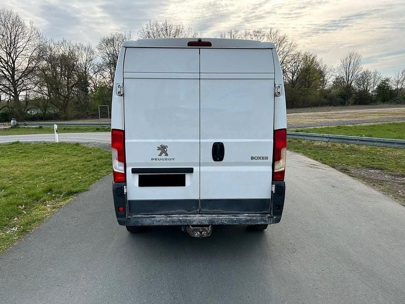Gebraucht Peugeot Boxer 163 PS (119 kW) 2018 Weiß Van