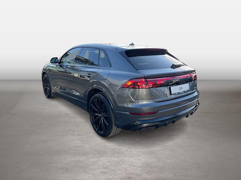 Neu Audi Q8 Ambiente 489 PS (359 kW) 2025 Daytonagrau perleffekt SUV
