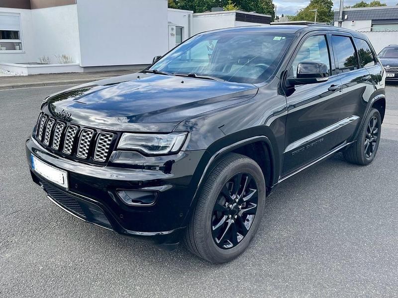 Schwarz Gebraucht 2017 Jeep Grand Cherokee SUV | 24.900 € (Fairer Preis) - Bild 1/4