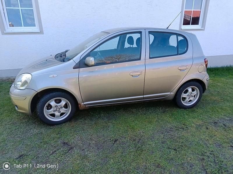 Gebraucht Toyota Yaris 75 PS (55 kW) 2004 Grau Kleinwagen