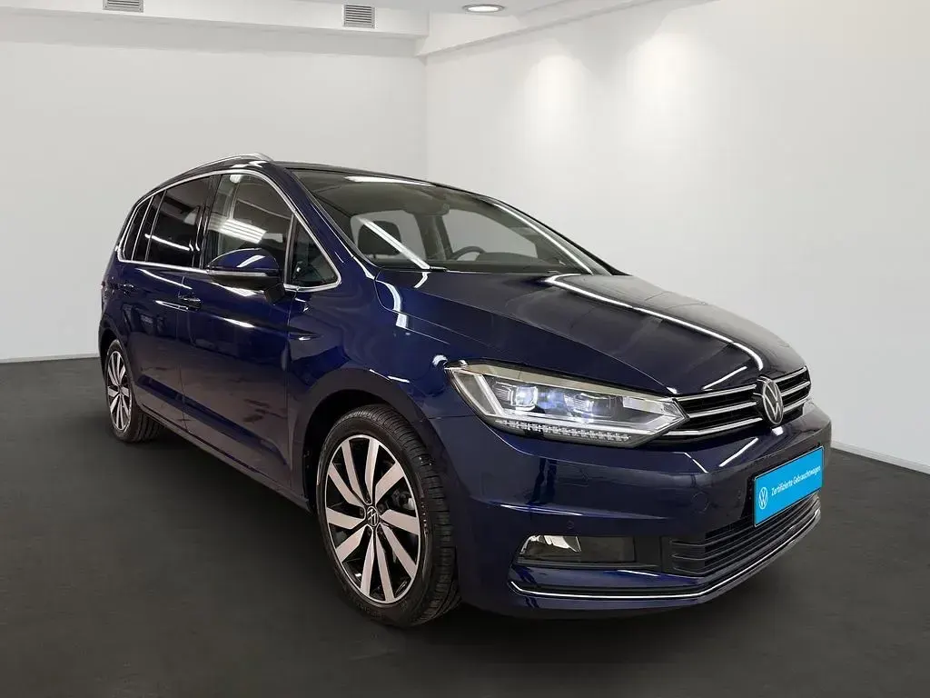 Gebraucht VW Touran Highline 150 PS (110 kW) 2026 Blau Van / Kleinbus
