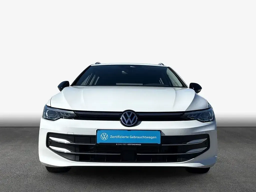Gebraucht VW Golf VIII Life 150 PS (110 kW) 2025 Weiß Kombi