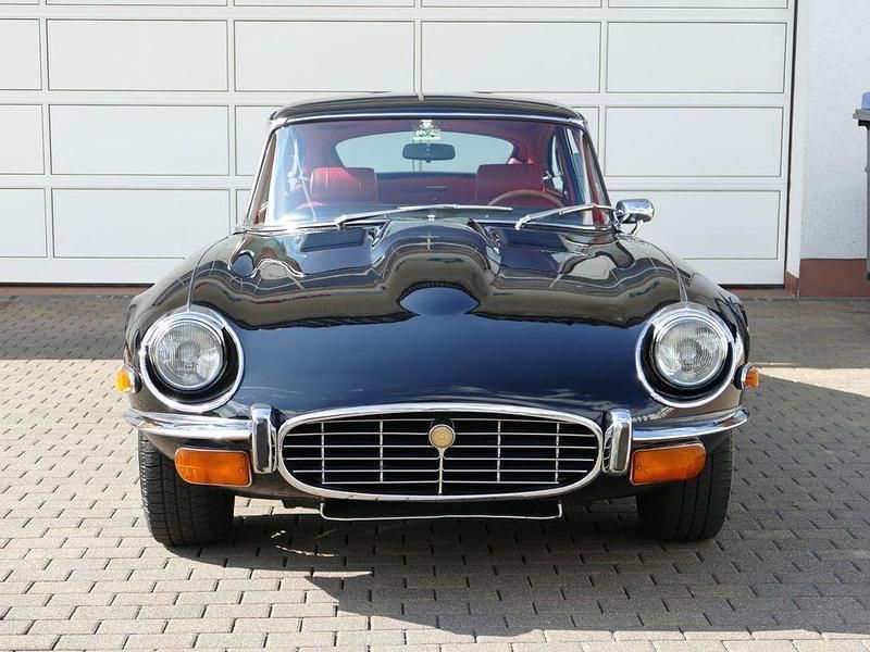 Second-hand Jaguar E-Type 268 CP (197 kW) 1972 Negru Coupe