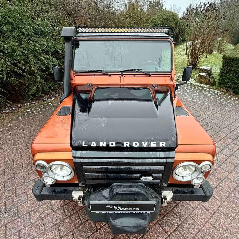 Gebraucht Land Rover Defender 122 PS (89 kW) 2009 Orange Kombi