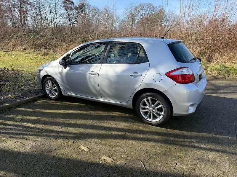 Gebraucht Toyota Auris 90 PS (66 kW) 2010 Kleinwagen