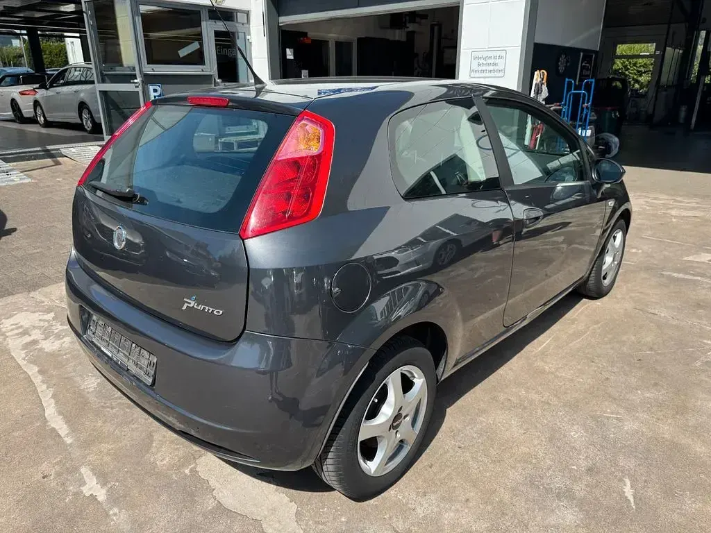 Gebraucht Fiat Grande Punto Active 77 PS (56 kW) 2009 Grau Kleinwagen