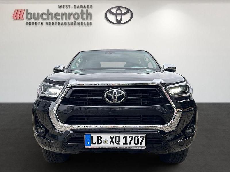 Neu Toyota HiLux Executive 204 PS (150 kW) 2025 Attitude black mc. Pickup