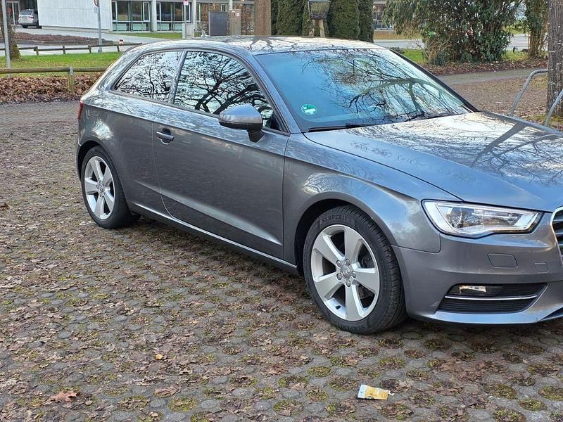 Gebraucht Audi A3 Attraction 150 PS (110 kW) 2014 Grau Limousine
