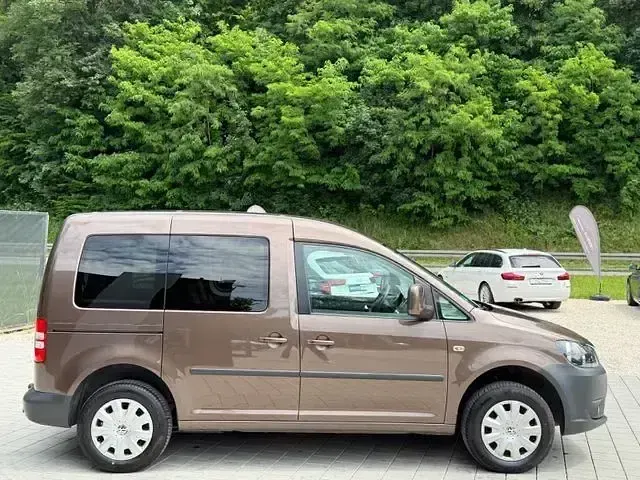 Gebraucht VW Caddy Trendline 110 PS (80 kW) 2010 Braun Van / Kleinbus