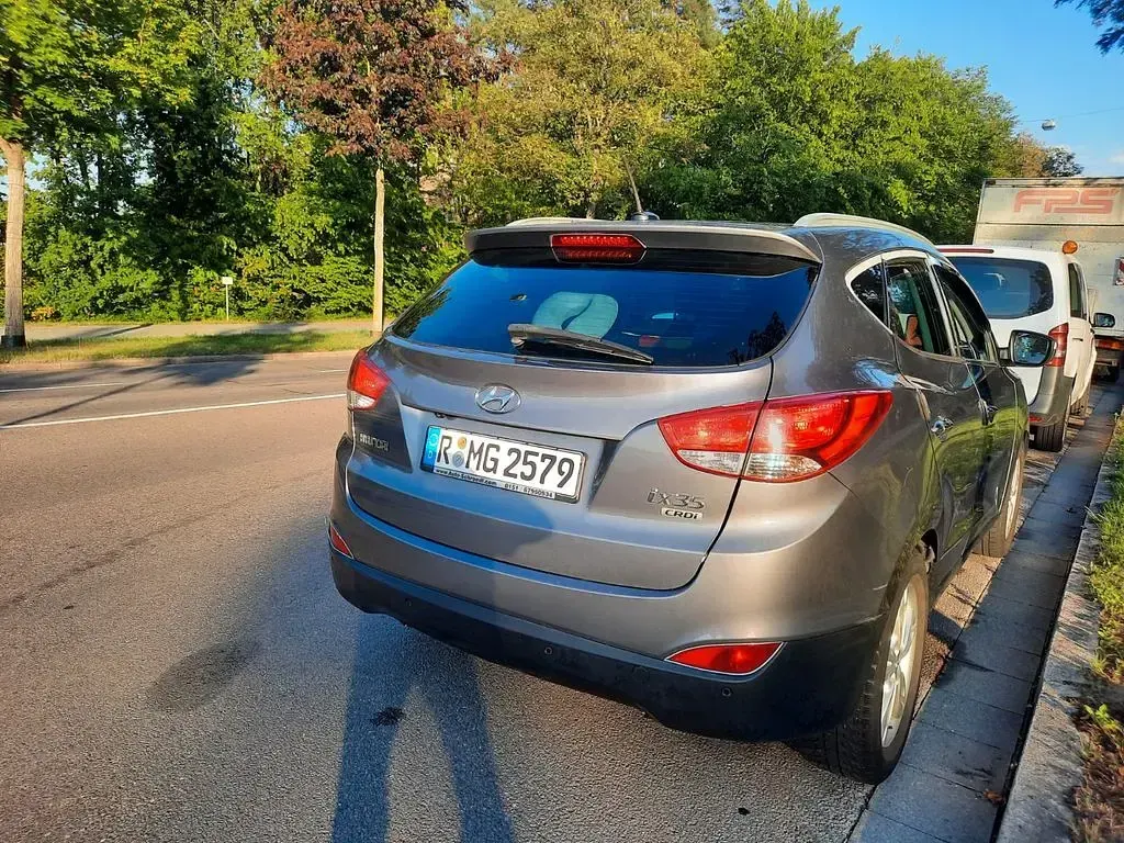 Gebraucht Hyundai ix35 Trend 116 PS (85 kW) 2011 Grau SUV
