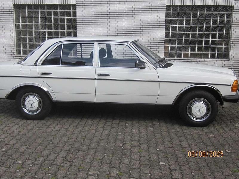 Gebraucht Mercedes E230 136 PS (100 kW) 1984 Limousine