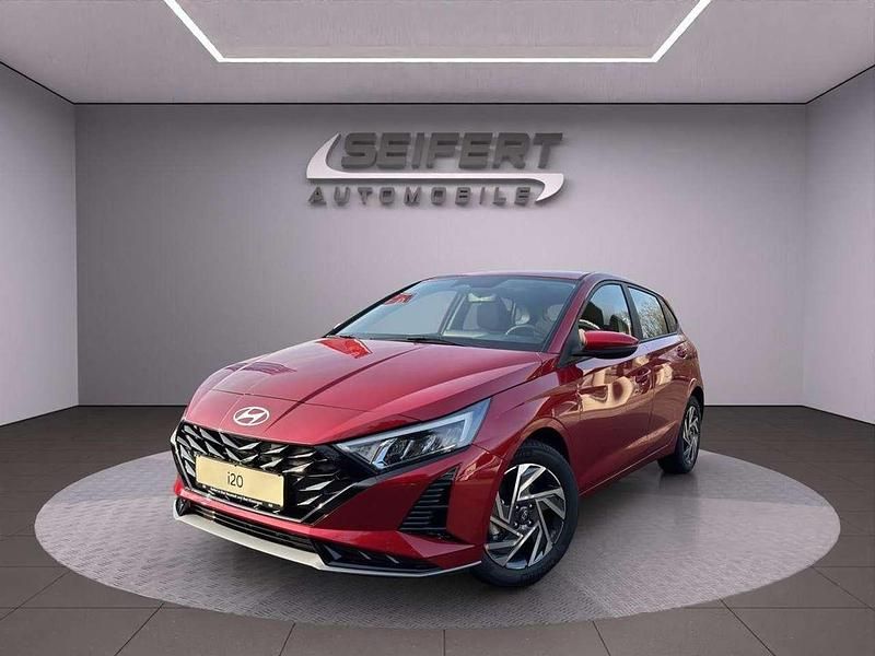 Dragon red Gebraucht 2024 Hyundai i20 Trend Limousine | 20.550 € (Fairer Preis) - Bild 1/4