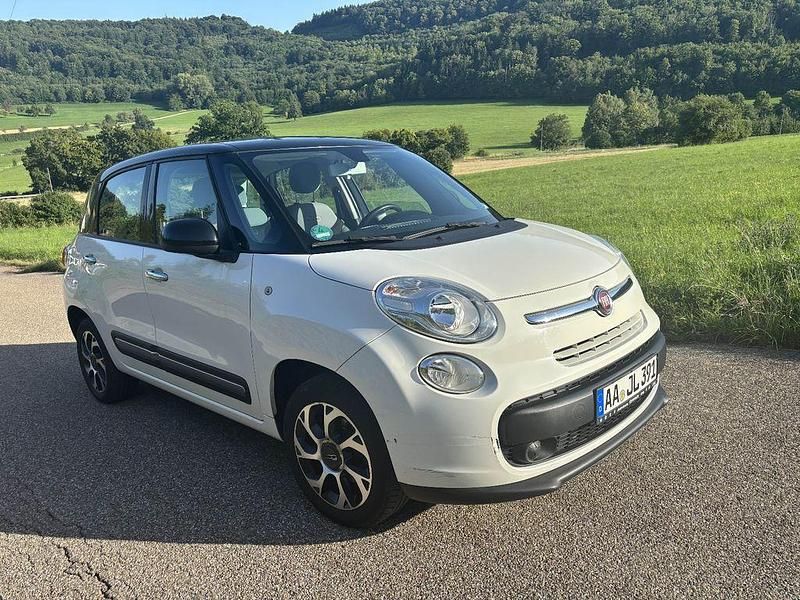 Weiß Gebraucht 2017 Fiat 500L Lounge Van / Kleinbus | 4.800 € (Guter Preis) - Bild 1/4