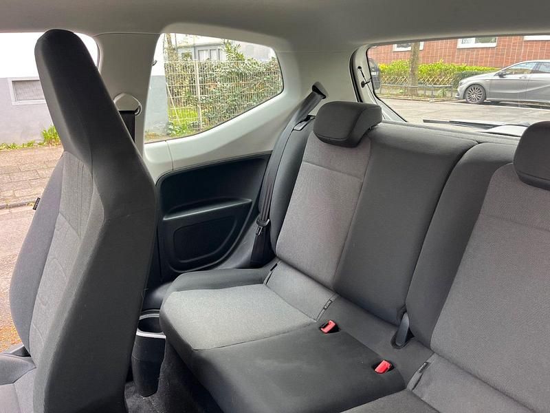 Gebraucht VW up! move up! 60 PS (44 kW) 2016 Weiß Kleinwagen