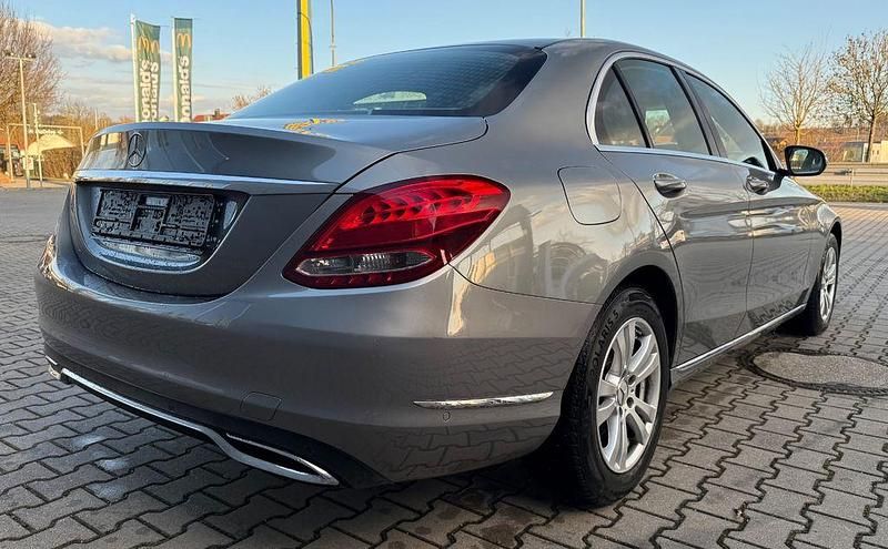 Gebraucht Mercedes C180 156 PS (114 kW) 2014 Silber Limousine