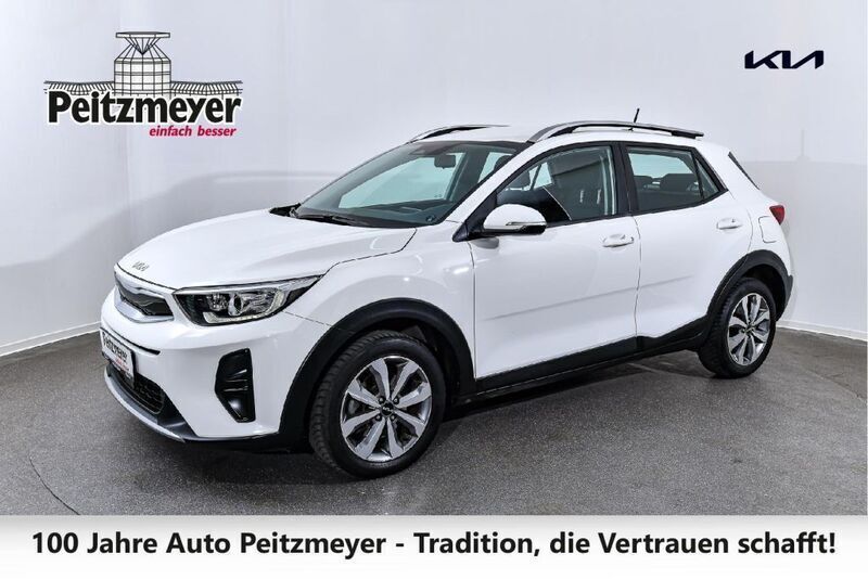 Schneeweiß Gebraucht 2023 Kia Stonic Vision SUV | 20.990 € (Fairer Preis) - Bild 1/4