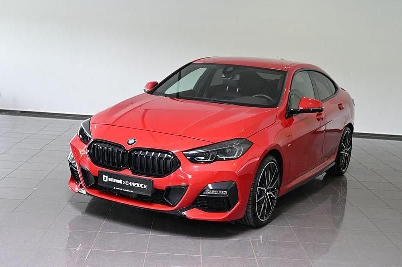 Gebraucht BMW 218 Shadowline 136 PS (100 kW) 2024 Melbourne rot metallic Limousine