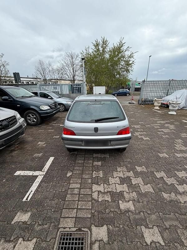 Gebraucht Peugeot 106 60 PS (44 kW) 2000 Silber Kleinwagen