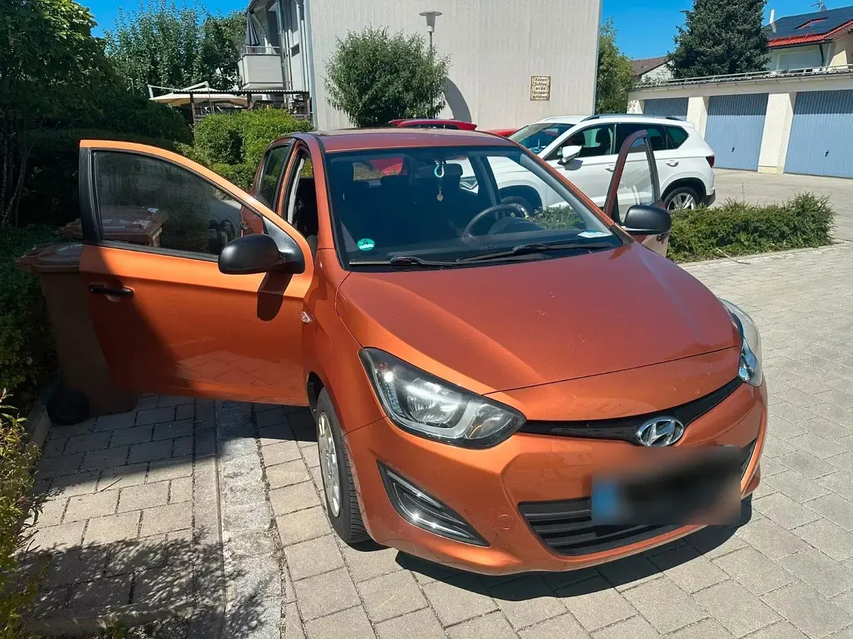 Gebraucht Hyundai i20 86 PS (63 kW) 2017 Braun Kleinwagen