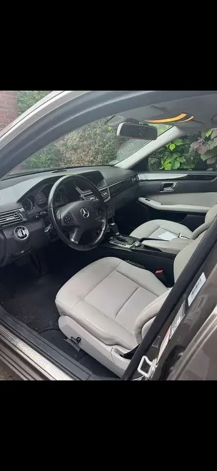 Gebraucht Mercedes E220 150 PS (110 kW) 2010 Bronze Kombi