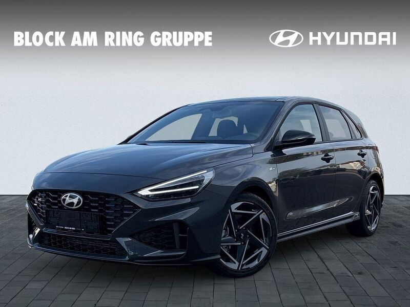 Grau Neu 2025 Hyundai i30 N Line Limousine | 23.990 € (Superpreis) - Bild 1/4
