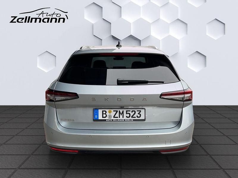 Gebraucht Skoda Superb Selection 150 PS (110 kW) 2024 Silber Kombi