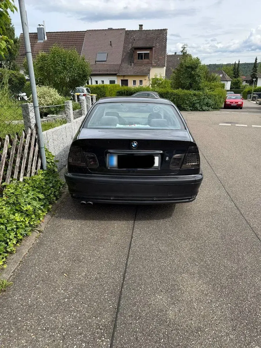 Gebraucht BMW 323 Performance 170 PS (125 kW) 2000 Schwarz Limousine