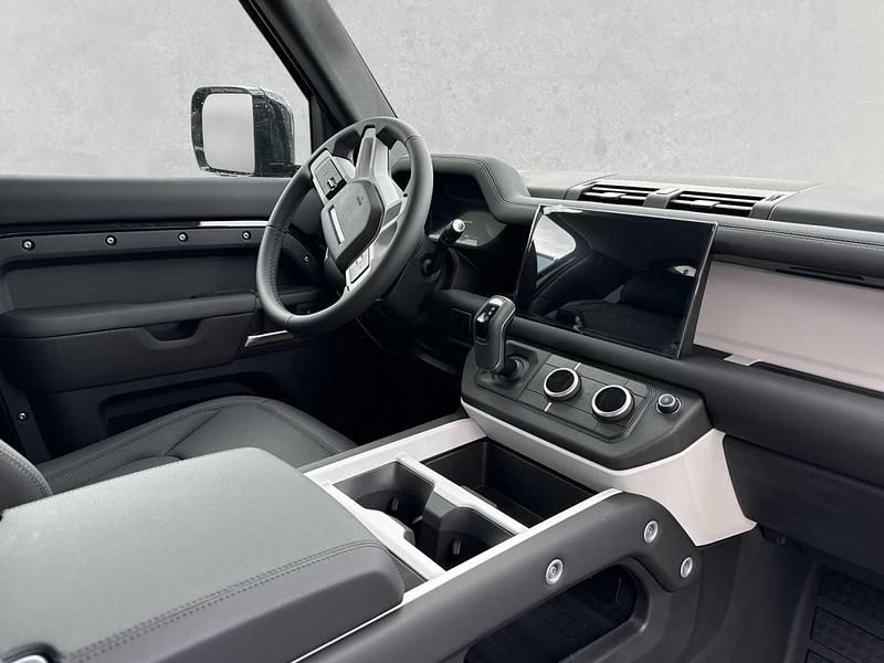 Neu Land Rover Defender S 200 PS (147 kW) 2025 Schwarz (santoriniblack metallic) SUV