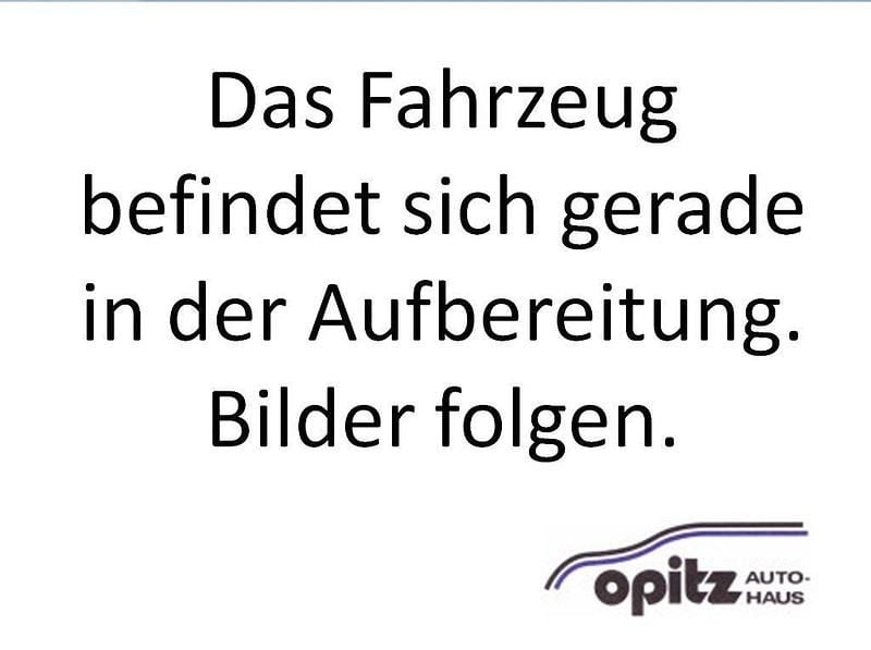 Weiß Gebraucht 2017 VW Golf VII Trendline Limousine | 12.490 € (Fairer Preis) - Bild 1/2