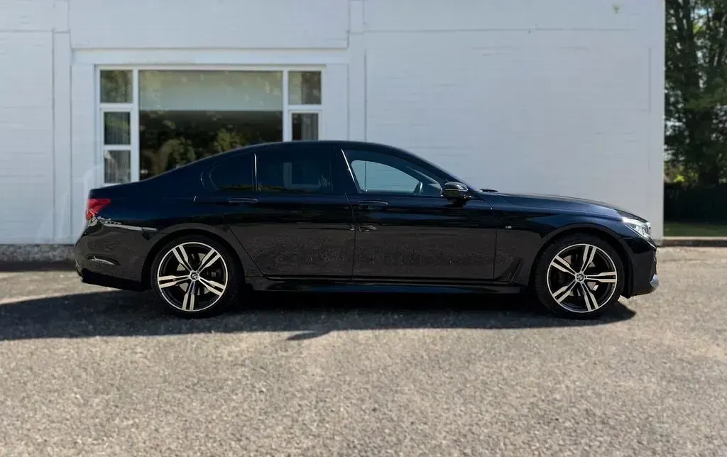 Gebraucht BMW 730 Performance 265 PS (194 kW) 2019 Schwarz Limousine