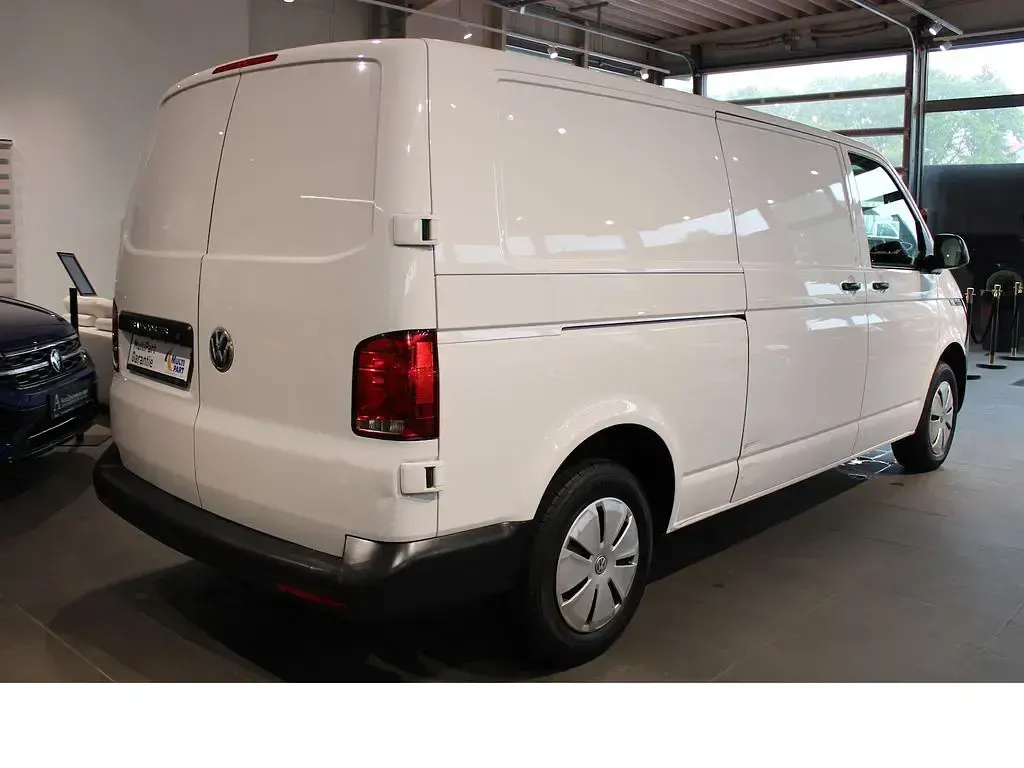 Gebraucht VW Transporter 110 PS (80 kW) 2023 Weiß Van