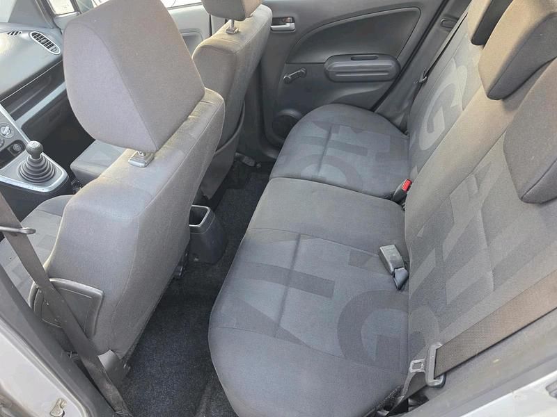 Gebraucht Opel Agila 65 PS (47 kW) 2009 Silber Kleinwagen