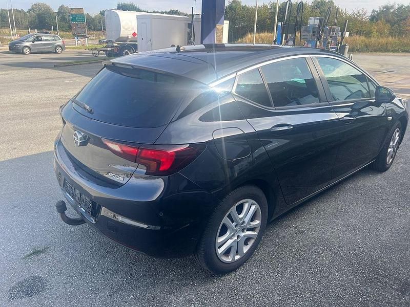 Gebraucht Opel Astra Edition 105 PS (77 kW) 2016 Limousine